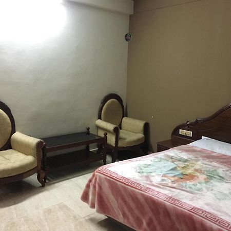Hotel Royal Wings Nedumbassery Exteriör bild